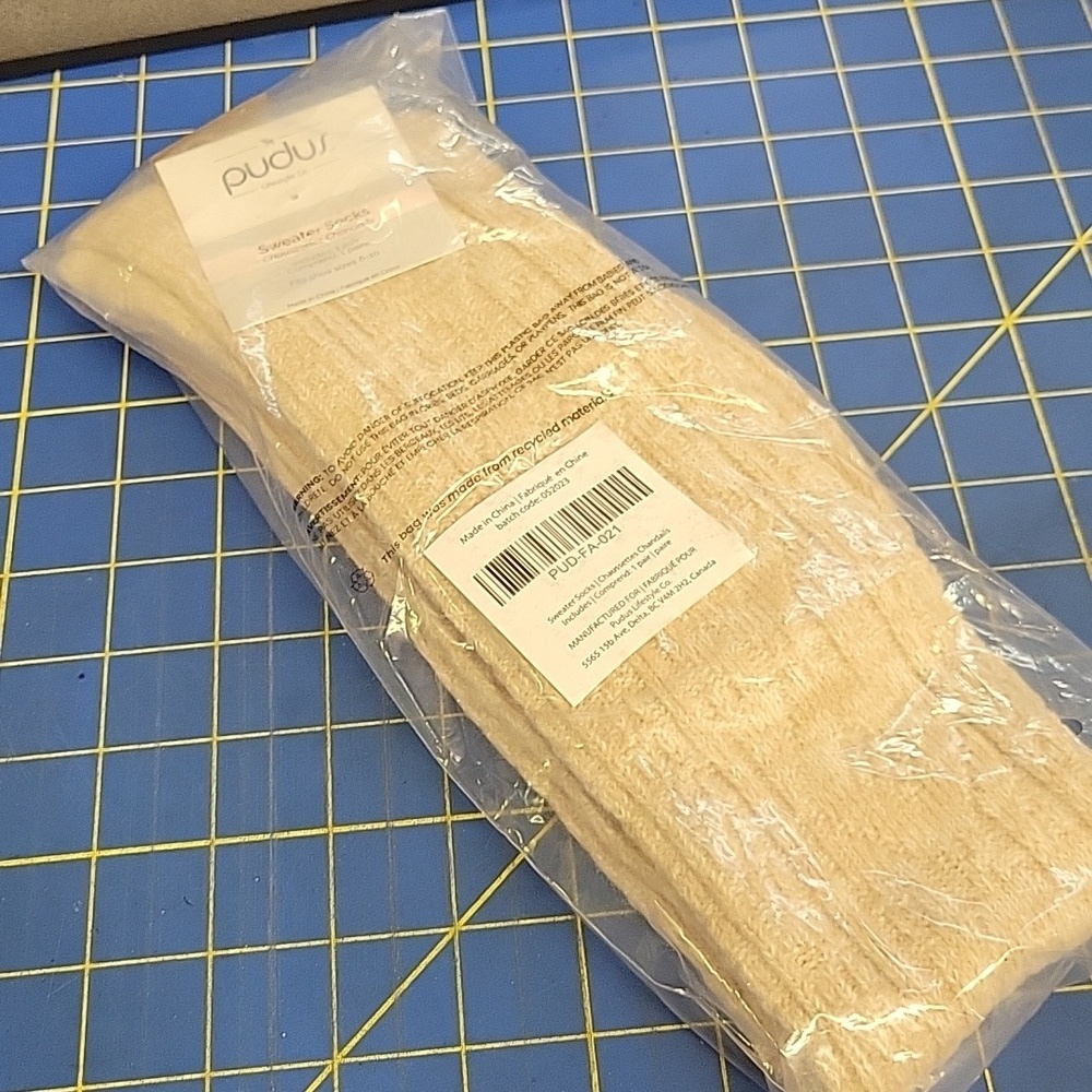 Pudus Sweater Socks Over the Knee Shoe Size 6-10 Cozy Cabin FabFitFun Beige NEW